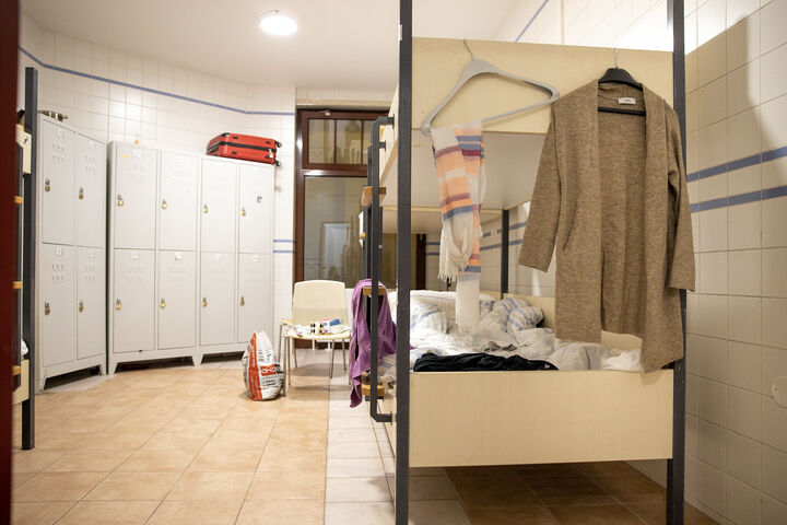 In einem solchen Zimmer im Obdach Wien Nachtquartier für Frauen fand Monika A. ein Bett und viel Unterstützung. (Bild: FSW)